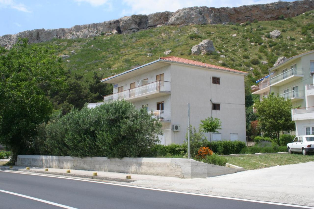 Apartments By The Sea Duce, Omis - 2731 Dugi Rat Bagian luar foto