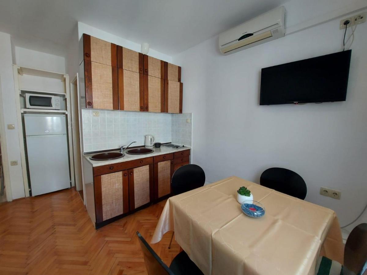Apartments By The Sea Duce, Omis - 2731 Dugi Rat Bagian luar foto