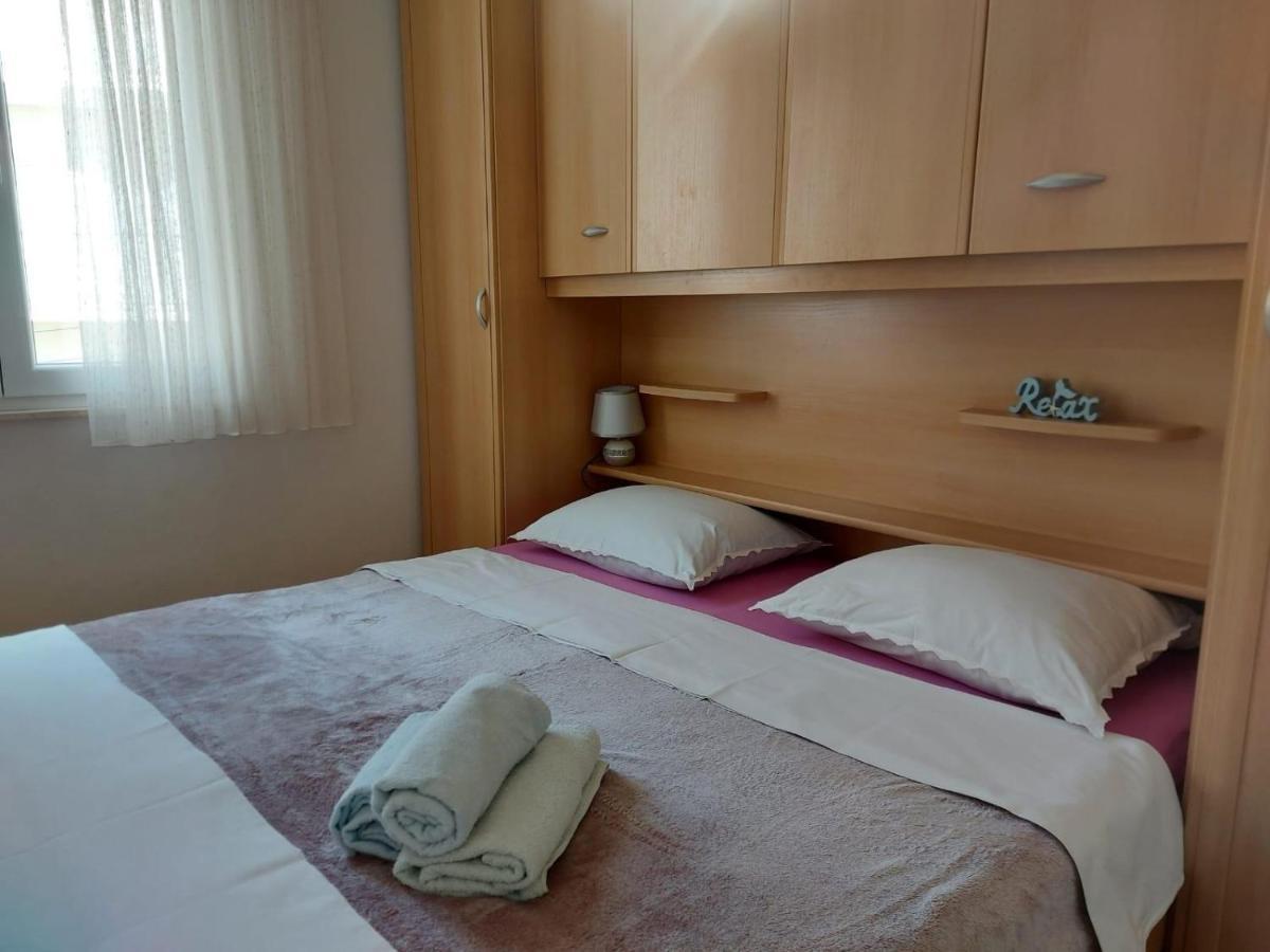 Apartments By The Sea Duce, Omis - 2731 Dugi Rat Bagian luar foto