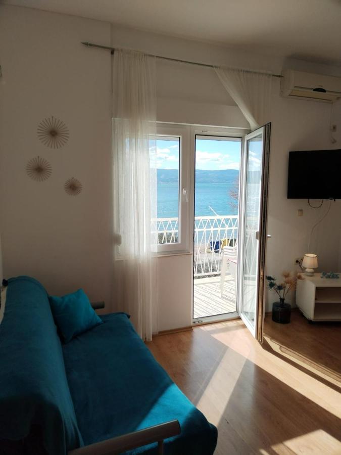 Apartments By The Sea Duce, Omis - 2731 Dugi Rat Bagian luar foto