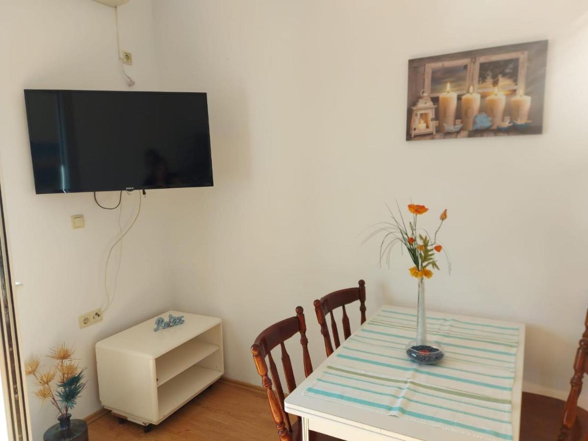 Apartments By The Sea Duce, Omis - 2731 Dugi Rat Bagian luar foto